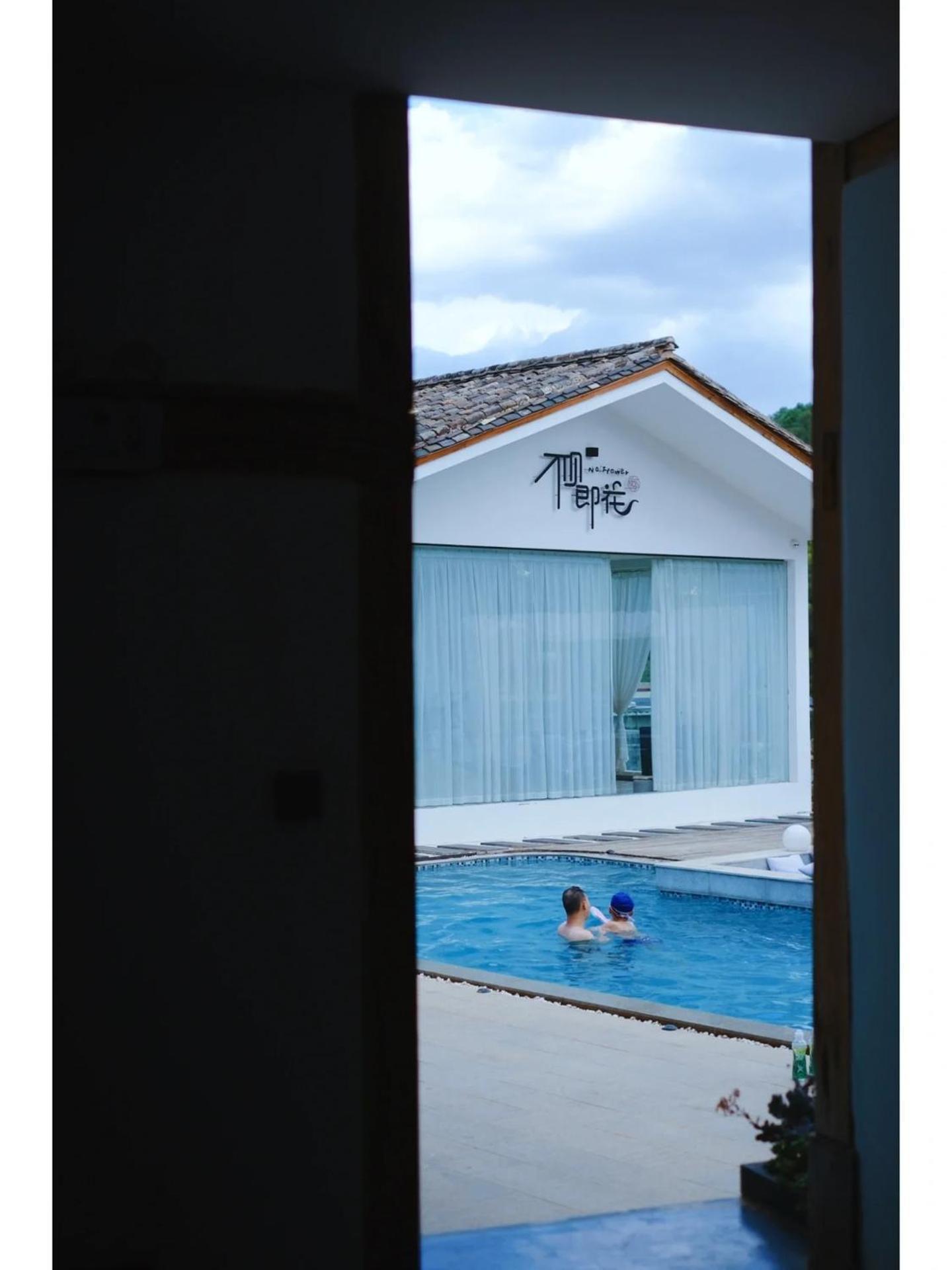 No Flowers Boutique Hostel Kunming Bagian luar foto